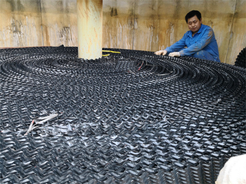 圓形<a href=http://www.games-ignition.com/tags21_0.html target=_blank class=infotextkey>冷卻塔填料</a>更換